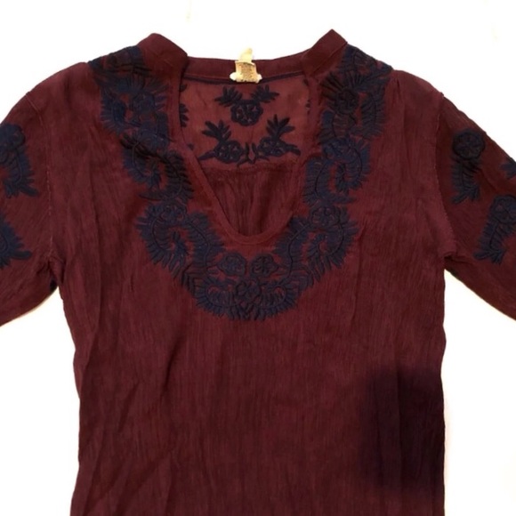 Gimmicks Embroidered Long Sleeve Blouse - Picture 3 of 6